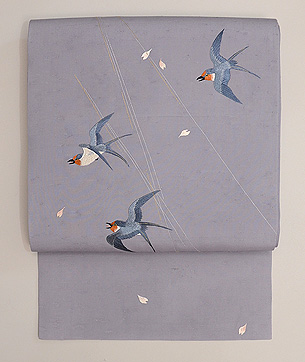 飛翔燕の刺繍名古屋帯